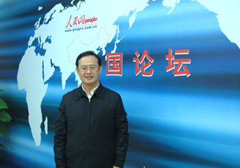 鐵道部政治部副主任兼政治部宣傳部部長(zhǎng)、新聞發(fā)言人王勇平