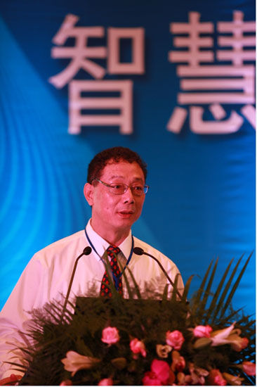 李鐵：微博可成為城市公共服務(wù)平臺(tái)