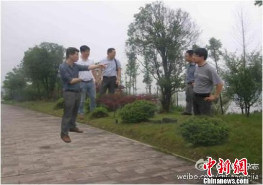 圖為余杭政府網(wǎng)站上的“懸浮”照片頁面。