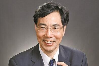 北京大學法學院教授 姜明安