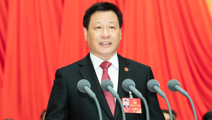  上海市第十五屆人民代表大會(huì)第三次會(huì)議今天上午開幕。上海市市長應(yīng)勇作《政府工作報(bào)告》。