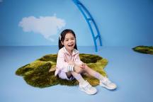 孩子不同年齡段如何選學(xué)步鞋，江博士健康鞋來教你