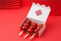 來(lái)糖啵虎，吃小串冰糖葫蘆，滿滿的童年回憶