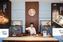 為世界敬獻(xiàn)獨(dú)特茶香，杜國楹的小罐茶攜年跡弘揚(yáng)中華茶文化