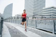 怎么跑步不傷膝蓋？一款專業(yè)、優(yōu)質(zhì)的跑鞋能發(fā)揮什么作用？