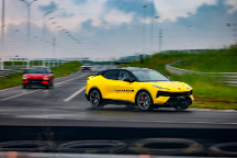 走進(jìn)路特斯全球智能工廠，探尋首款純電超跑SUV Eletre的極致基因