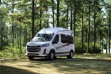 愜意城市露營更需好車相伴！上汽大通MAXUS旅行家V100與福特房車，誰更出色？
