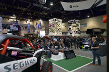 CES 2024：九號公司攜多款產(chǎn)品亮相，新品智能割草機(jī)、E-bike引關(guān)注